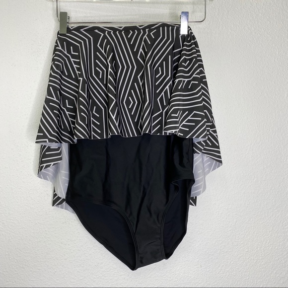 NWOT Ruffle One Piece Swimsuit - Picture 3 of 7